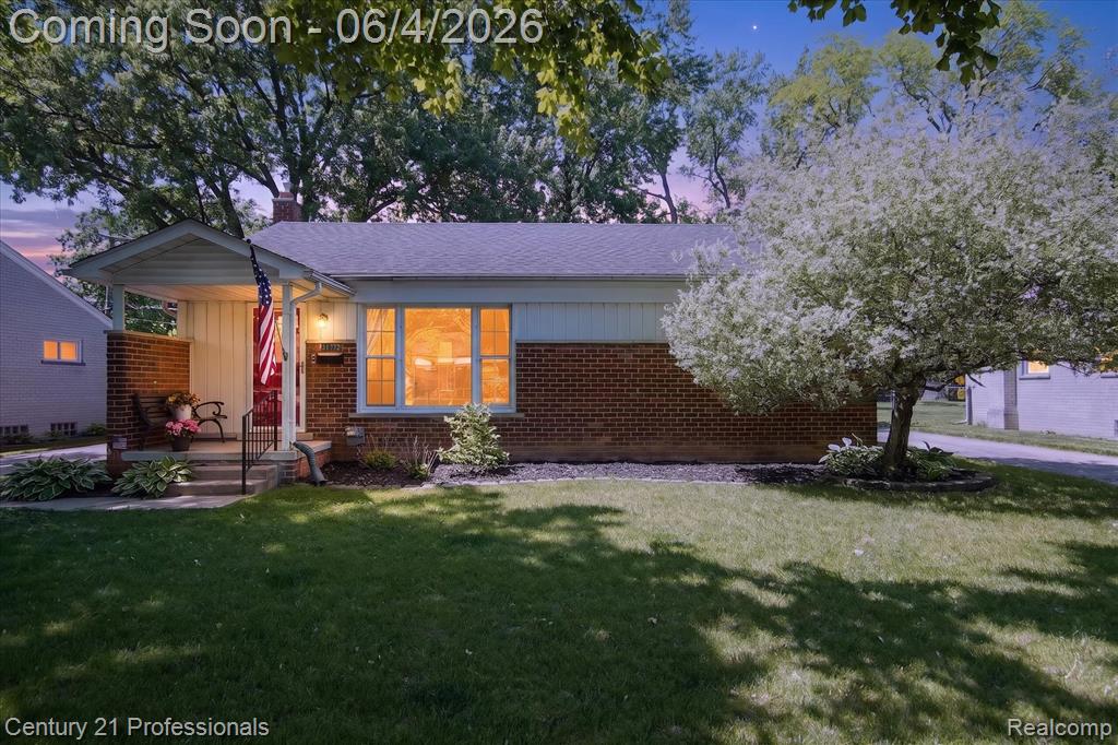 31772 Folkstone Drive, Farmington, MI 48336 — front exterior