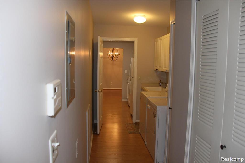 4428 Berkshire Dr, Sterling Heights, MI 48314 — Photo 18
