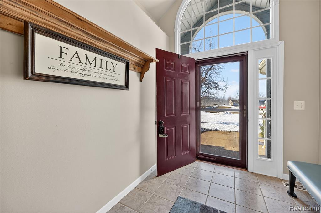 468 Dama View Court, Howell, MI 48855 — Photo 3