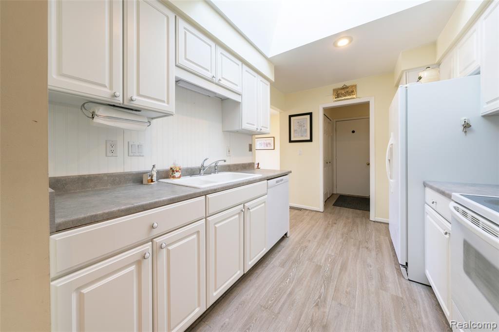 48391 Seawind Court, Shelby Twp, MI 48315 — Photo 23