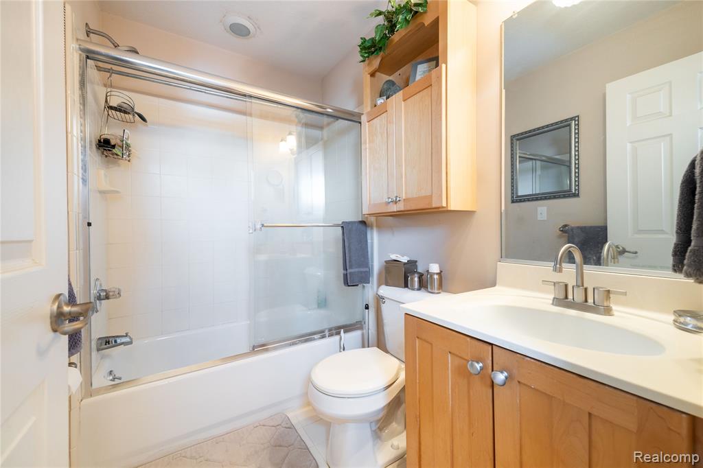 27824 Reo Road, Grosse Ile, MI 48138 — Photo 31