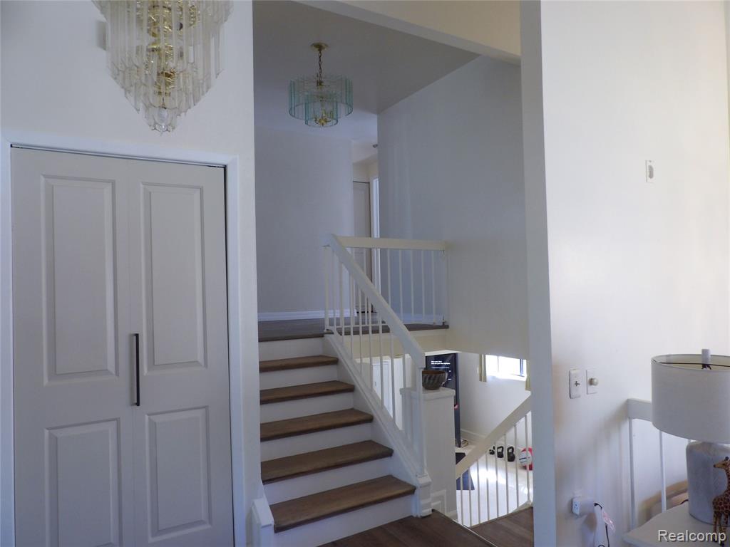 5231 Bantry Drive, West Bloomfield, MI — Photo 23