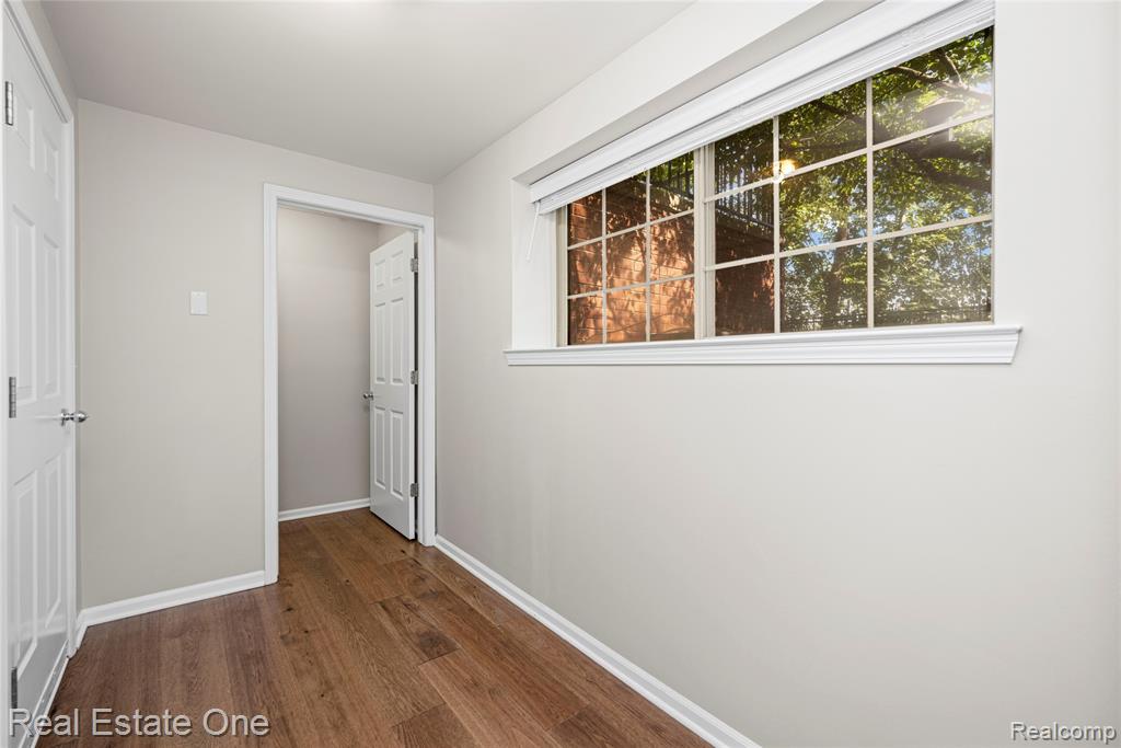 609 Village Lane, Milford, MI 48381 — Photo 31
