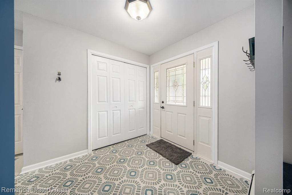 10606 HEENAN Drive, Whitmore Lake, MI 48189 — Photo 12