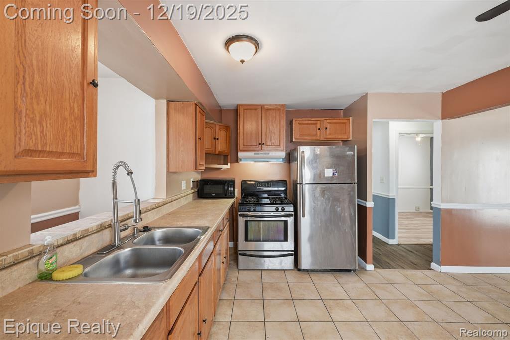 4052 Burton Street, Inkster, MI 48141 — Photo 10