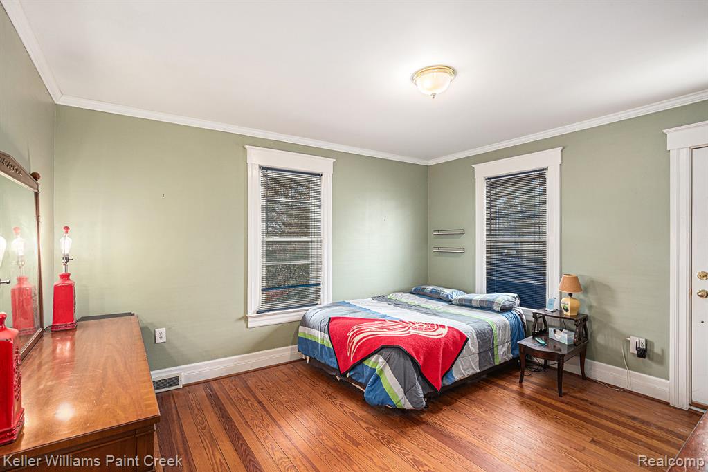 325 West Flint Street, Lake Orion, MI 48362 — Photo 14