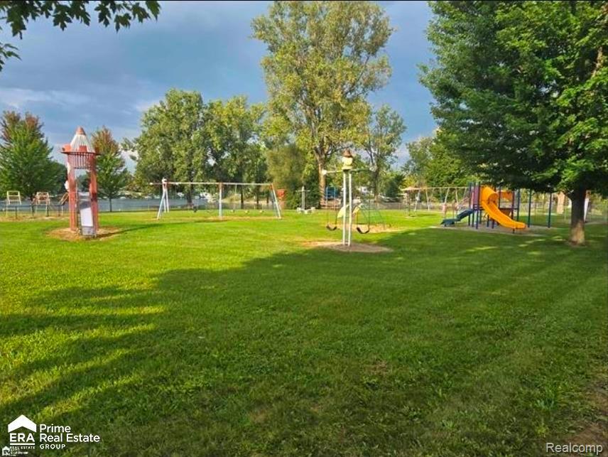 10001 E Goodall Road, 404, Durand, MI 48429 — Photo 36