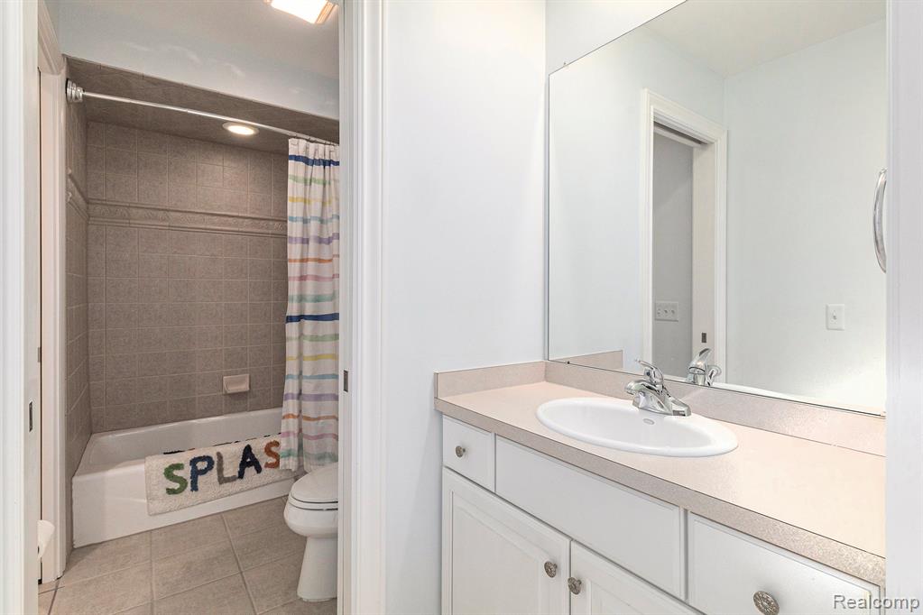 6997 Oakhurst Ridge Road, Clarkston, MI 48348 — Photo 39