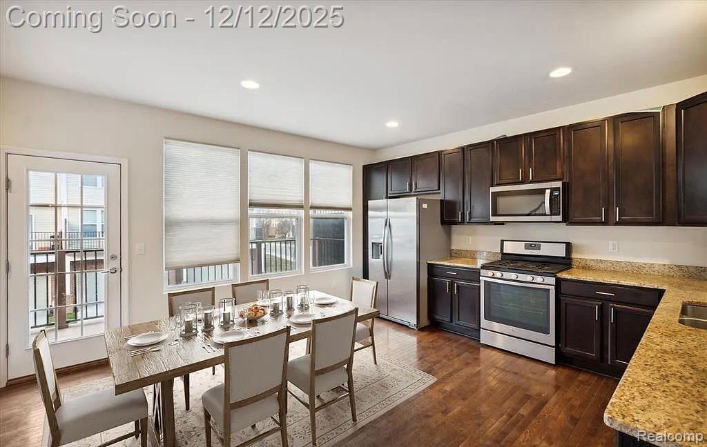 27846 Hopkins Drive, Novi, MI 48377 — Photo 8
