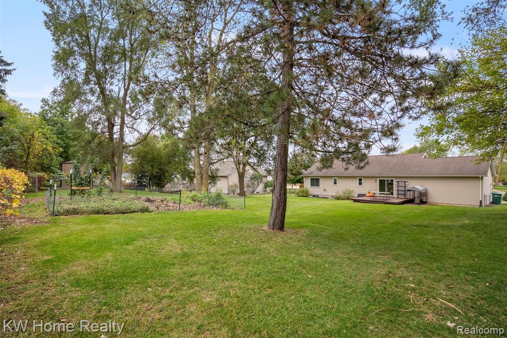 500 Clearwater Drive, Perry, MI 48872 — Photo 49