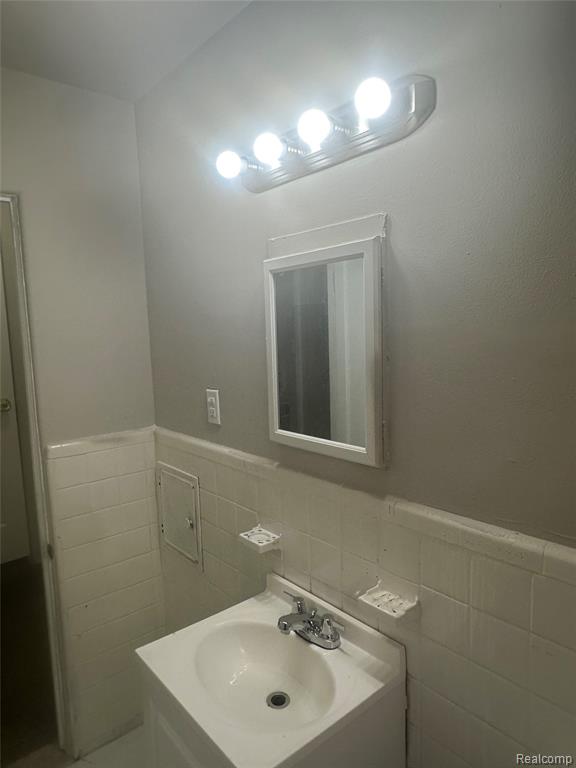 7777 Auburn Street, Detroit, MI 48228 — Photo 9