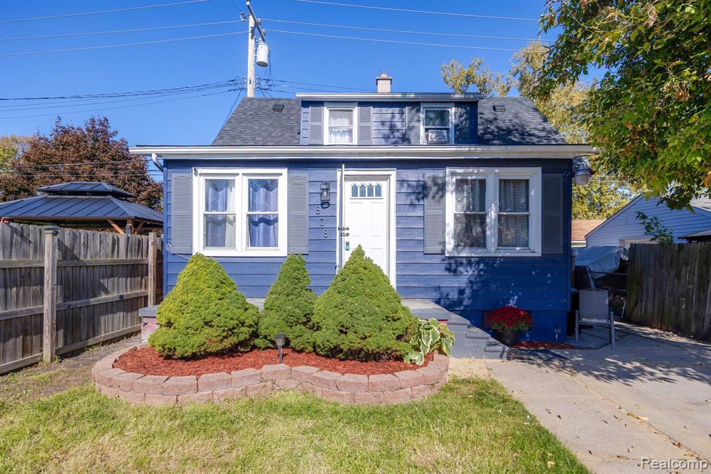 1808 Pagel Avenue, Lincoln Park, MI 48146
