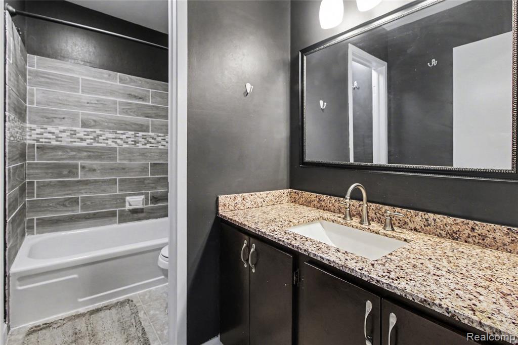 798 Peninsula Court, Ann Arbor, MI 48105 — Photo 12