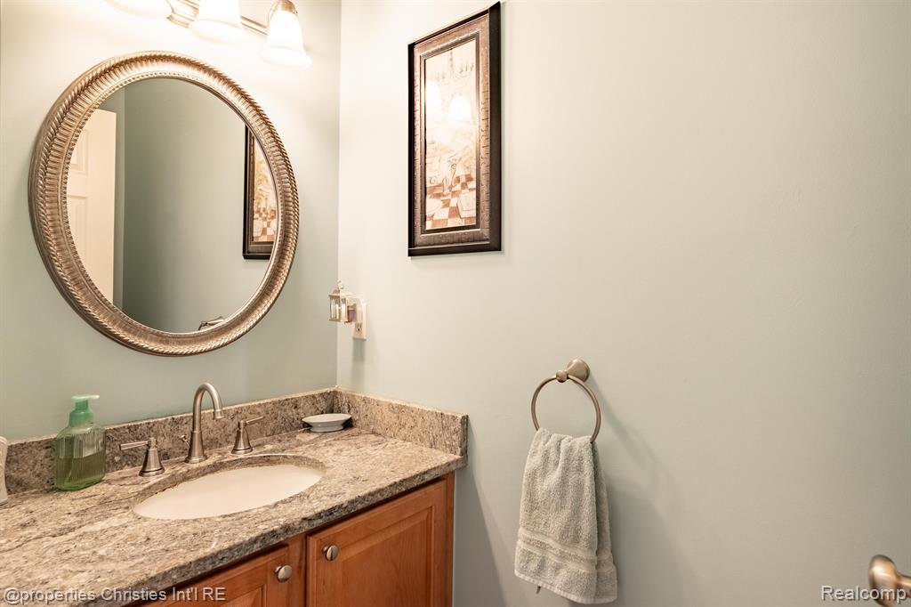 5946 OAK BEND Court, Howell, MI 48843 — Photo 24