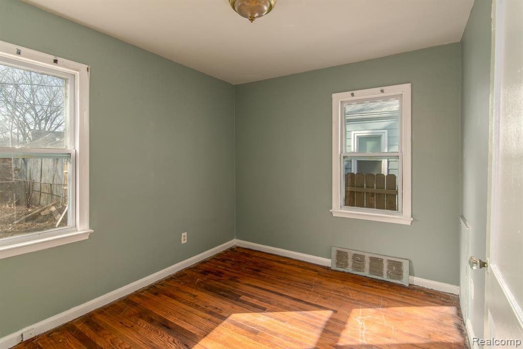 9101 HEYDEN Street, Detroit, MI 48228 — Photo 9