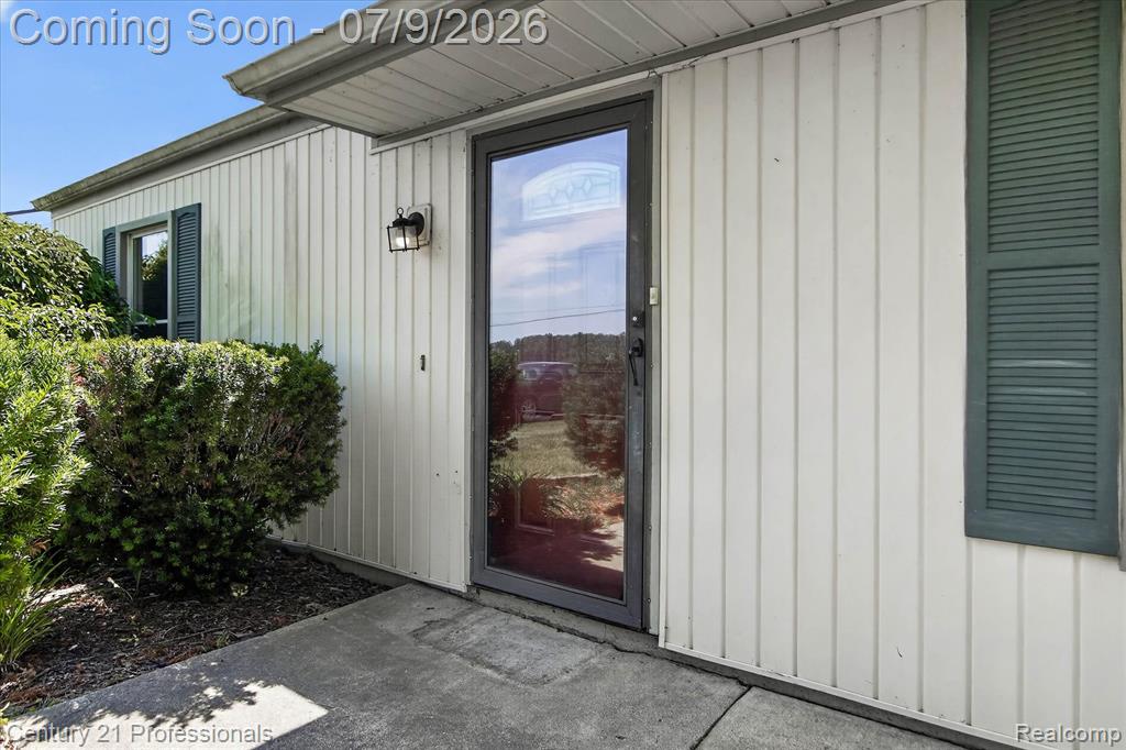 648 Newport Road, Carleton, MI 48117 — Photo 6