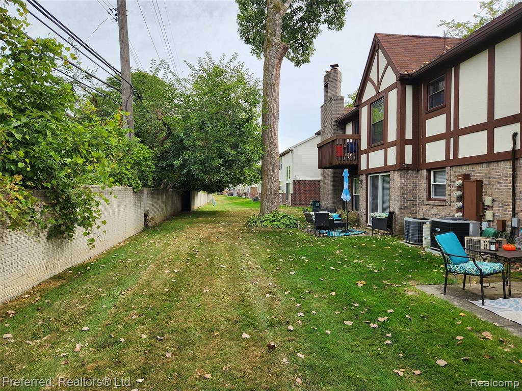 19370 W 11 Mile Road, Lathrup Village, MI 48076 — Photo 29
