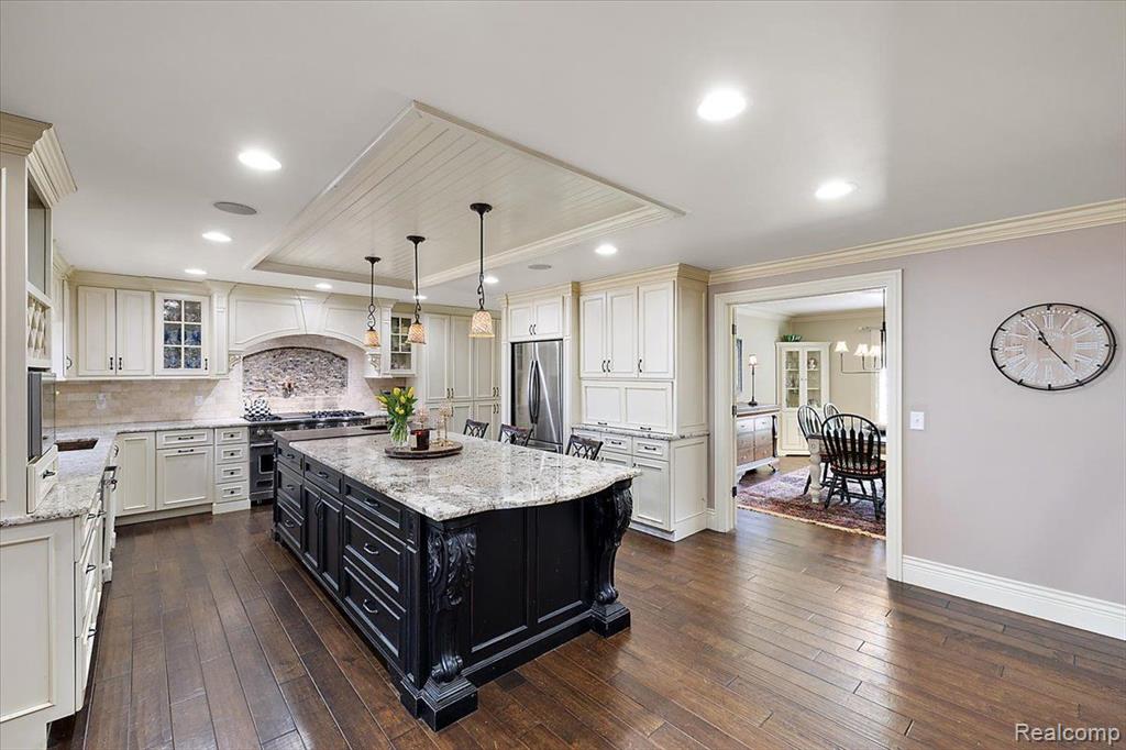 628 BENNINGTON Drive, Bloomfield Hills, MI 48304 — Photo 8