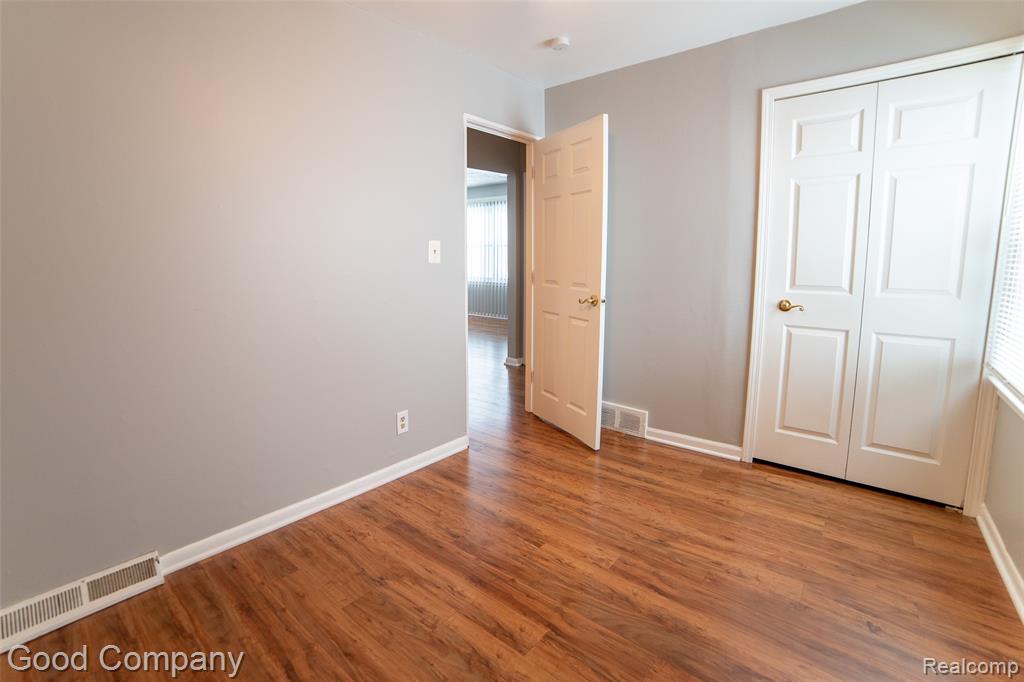 544 E Dallas Avenue, Madison Heights, MI 48071 — Photo 14