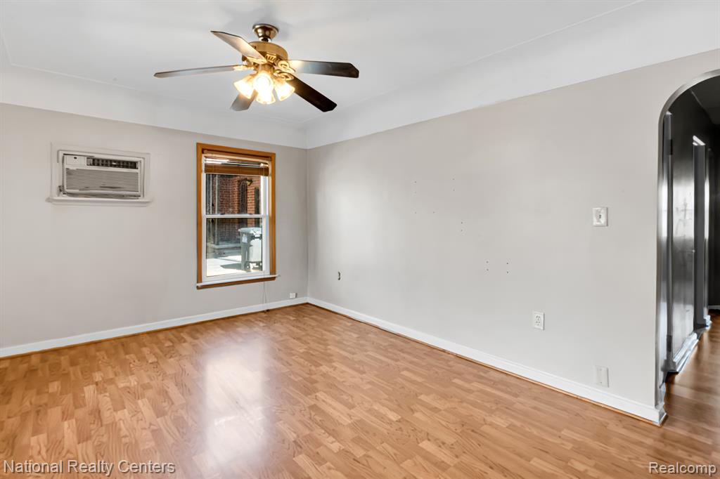 5909 MADISON Street, Taylor, MI 48180 — Photo 5