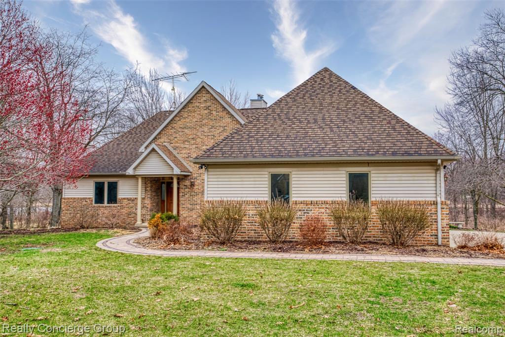 6400 Sober Road, Fowlerville, MI 48836 — Photo 2