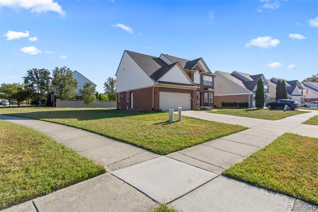 758 Pine Ridge Lane, Madison Heights, MI 48071 — Photo 2