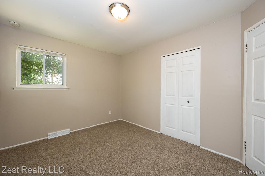 21040 Woodside Avenue, Ferndale, MI 48220 — Photo 11