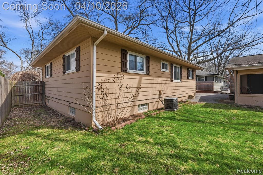 7039 Lapham, Waterford, MI 48329 — Photo 30
