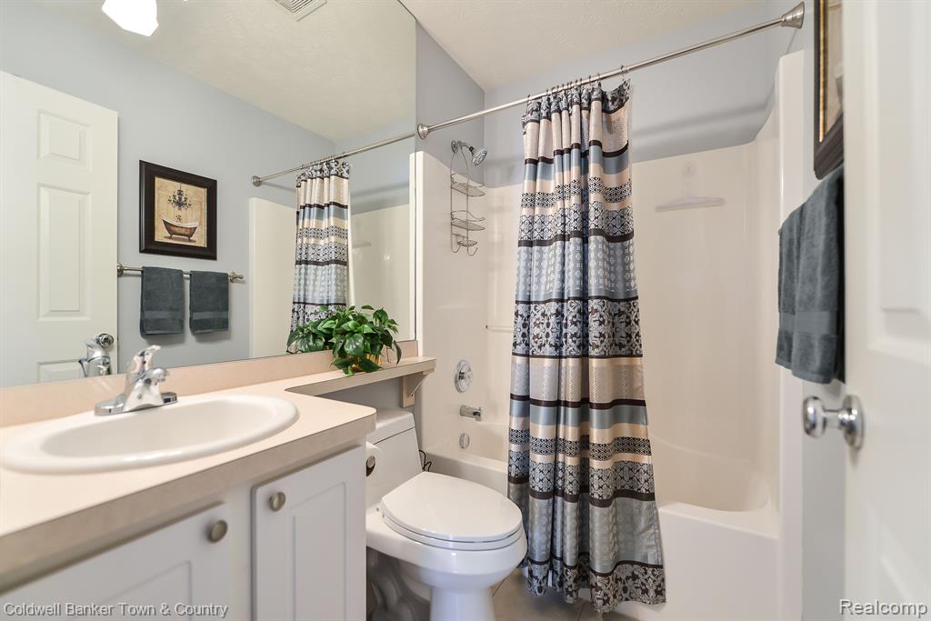476 HOSTA, Howell, MI 48843 — Photo 19