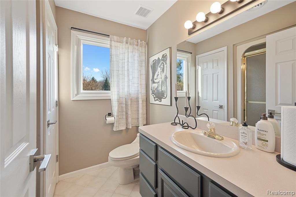 9833 Rolling Greens Drive, Pinckney, MI 48169 — Photo 35