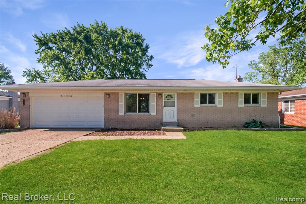 5103 Ridgetop Drive, Waterford, MI 48327 — front exterior