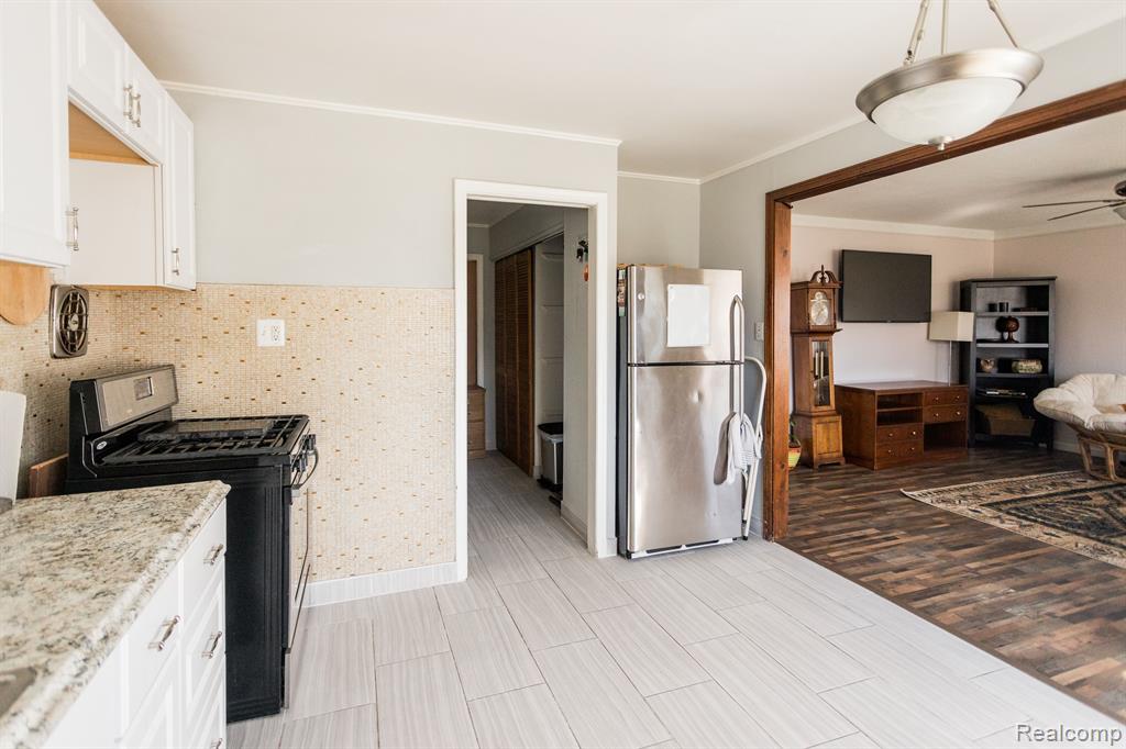 1629 E DULONG Avenue N, Madison Heights, MI 48071 — Photo 7