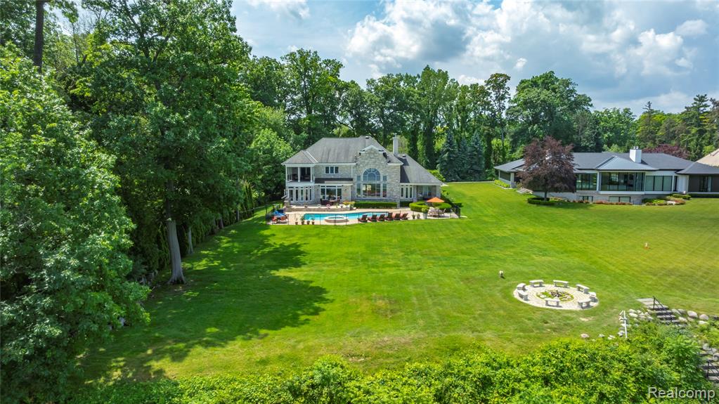 4326 COMMERCE Road, Orchard Lake Village, MI 48324 — Photo 67