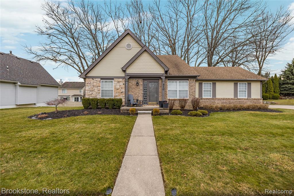 510 Woodland Hills Drive, Walled Lake, MI 48390 — Photo 5
