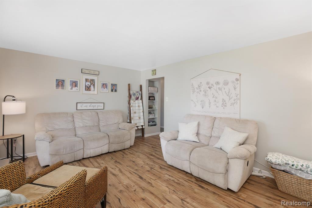 532 Elizabeth Street, Milford, MI 48381 — Photo 7