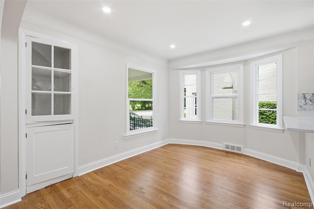 1388 Vernier Road, Grosse Pointe, MI 48236 — Photo 5