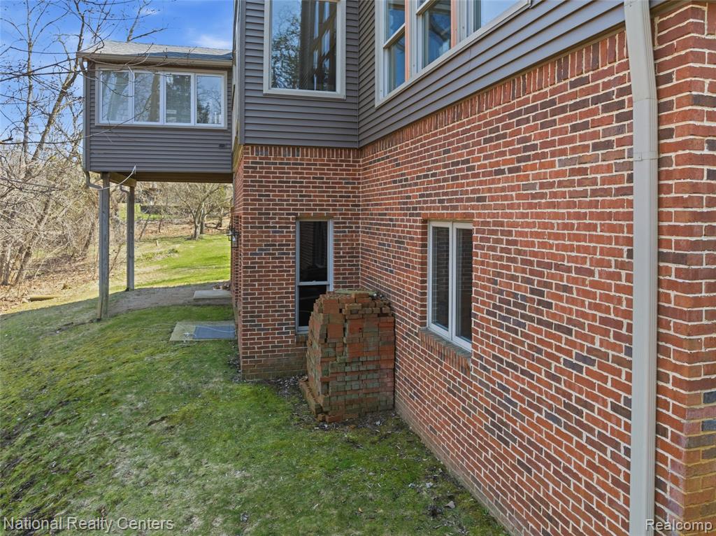 6276 N Shore Drive, West Bloomfield, MI 48324 — Photo 50