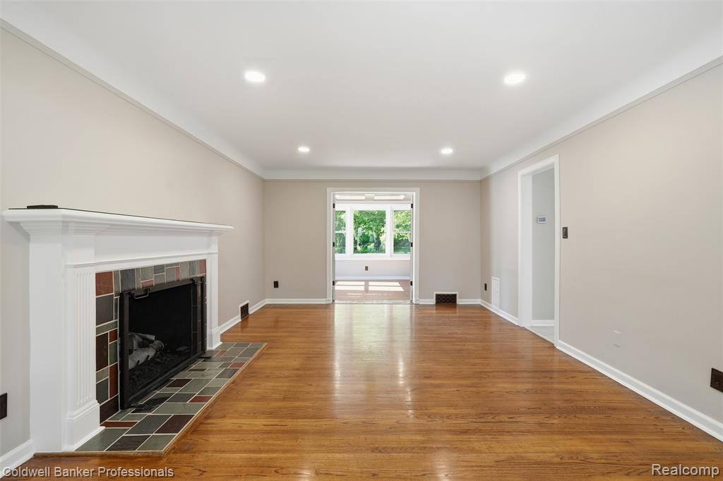 18761 Dolores Avenue, Lathrup Village, MI 48076 — Photo 8