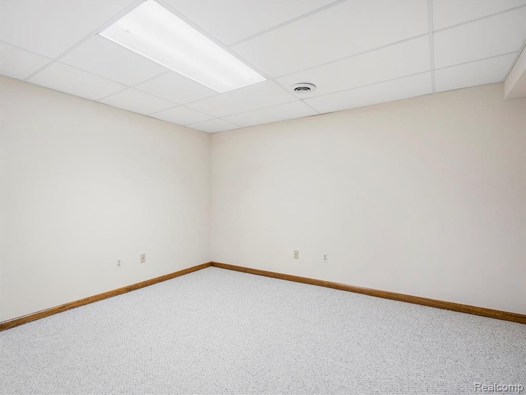 4738 MULBERRY WOODS Circle, Ann Arbor, MI 48105 — Photo 25
