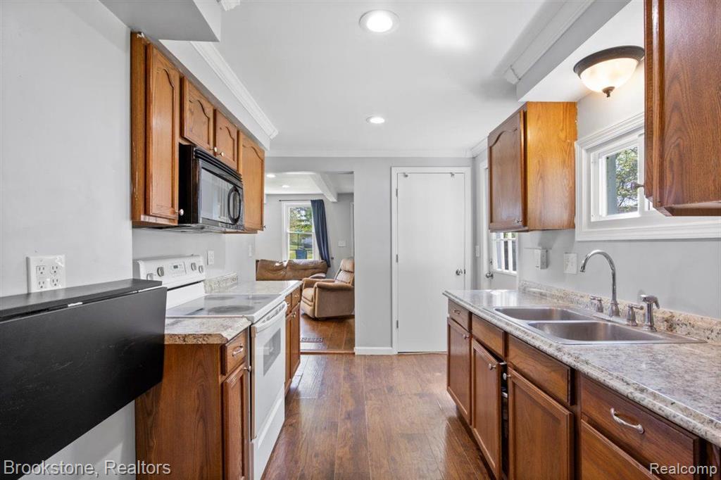 325 N Ann Street, Byron, MI 48418 — Photo 15