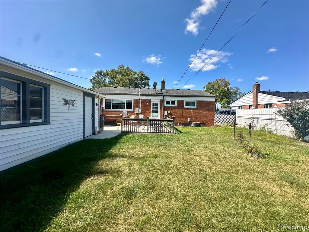 6912 Moccasin Street, Westland, MI — Photo 9