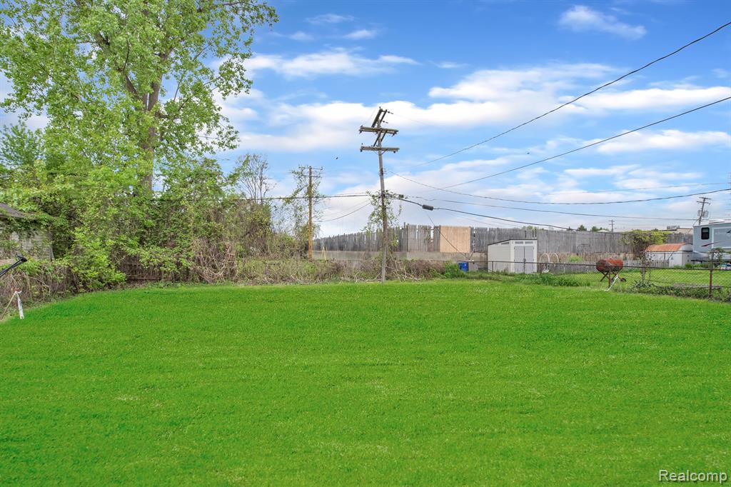 21385 MAJESTIC Avenue, Ferndale, MI 48220 — Photo 4