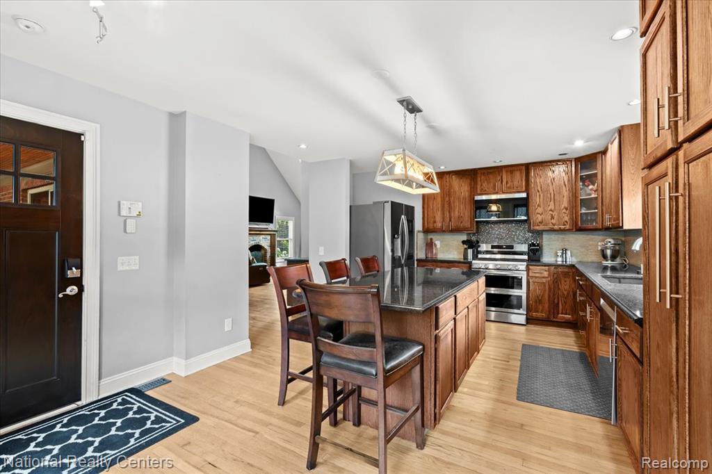 4650 Cooley Lake Road, Commerce Twp, MI 48382 — Photo 16