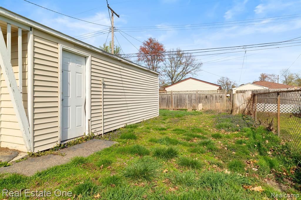 7957 PINE Street, Taylor, MI 48180 — Photo 18