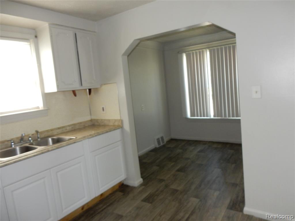 6782 Evergreen Avenue, Detroit, MI 48228 — Photo 7