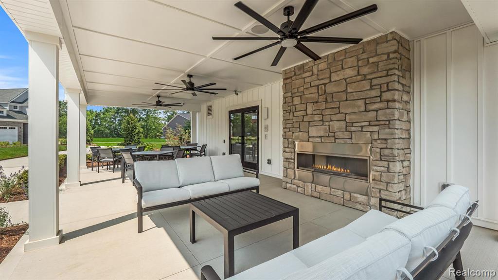 7636 Larchwood Drive, West Bloomfield, MI — Photo 9