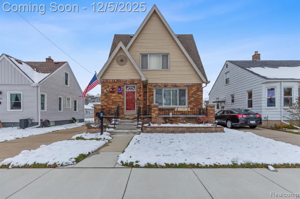 8121 Edward, Center Line, MI 48015 — Photo 2