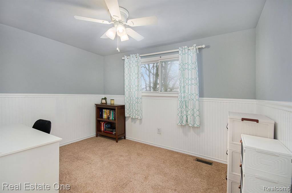5395 English Drive, Troy, MI 48085 — Photo 20