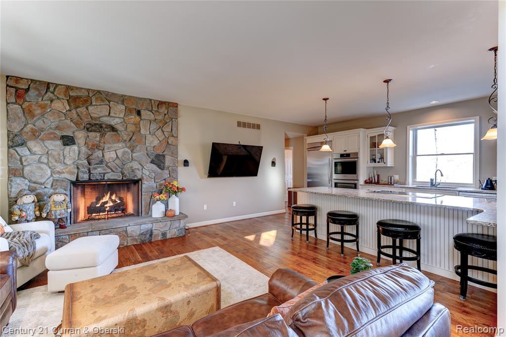 8308 Peninsular Drive, Fenton, MI 48430 — Photo 6
