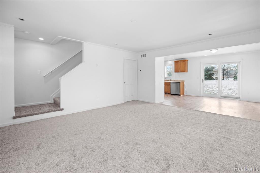 549 KONGONI Drive, Pontiac, MI 48341 — Photo 4